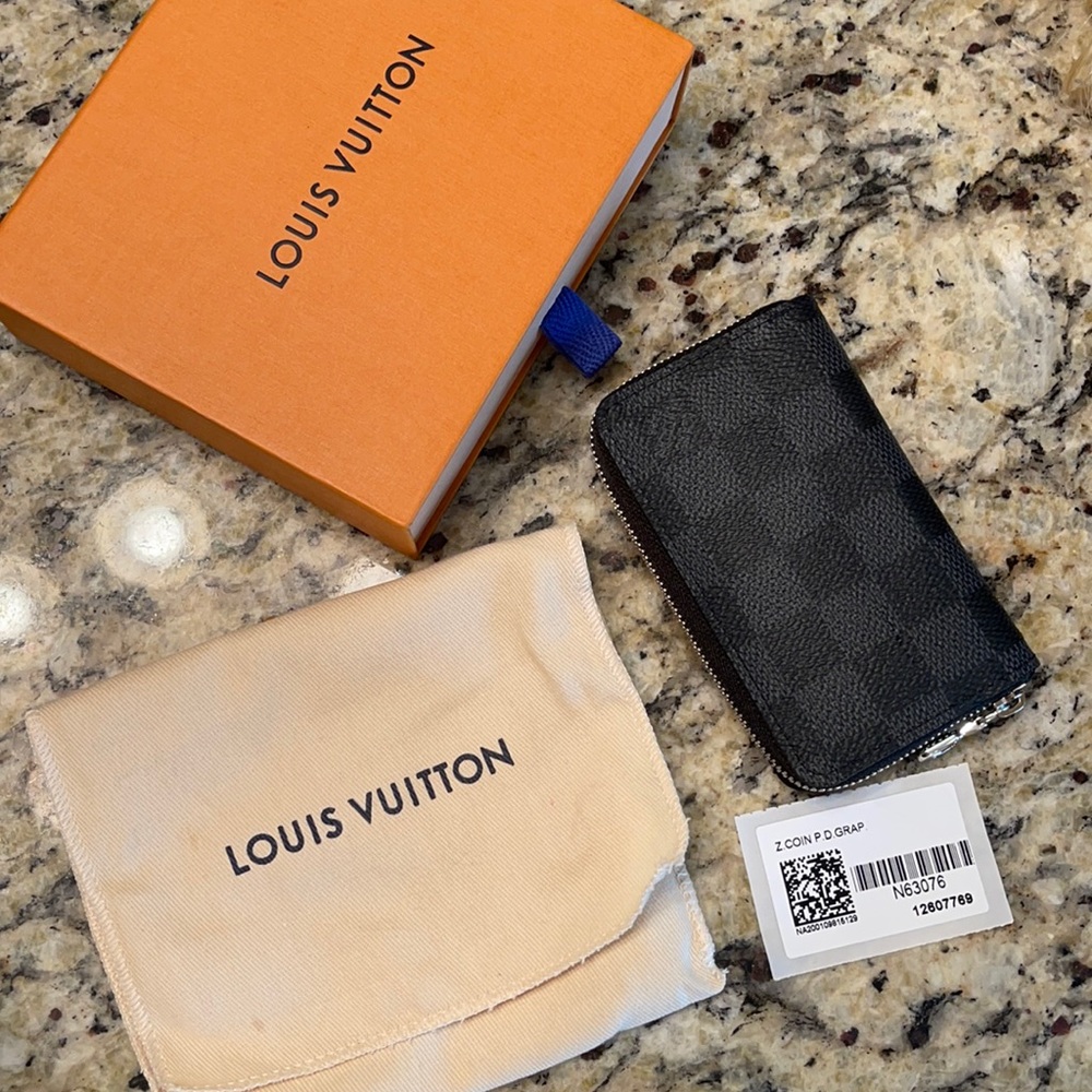 Brand New Louis Vuitton Zippy Coin purse